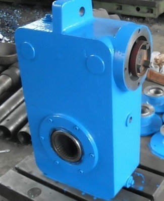 深度解析qs25、qsc25、qc10与qsc12系列减速机 特性、应用与选型指南